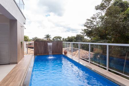 Casa de condomínio à venda com 335m², 5 quartos e 6 vagasPiscina