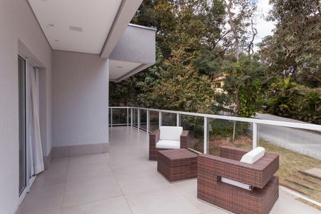 Casa de condomínio à venda com 335m², 5 quartos e 6 vagasvaranda das suites