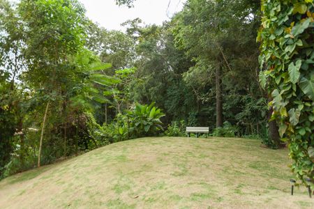 Casa de condomínio à venda com 335m², 5 quartos e 6 vagasQuintal