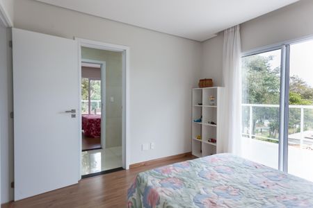 Casa de condomínio à venda com 335m², 5 quartos e 6 vagassemi suite 2