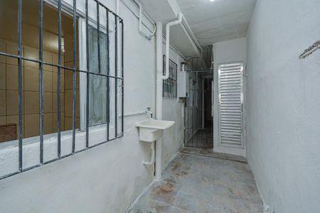 Casa para alugar com 63m², 2 quartos e sem vagaÁrea de Serviços