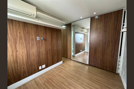 Apartamento à venda com 81m², 3 quartos e 2 vagasSuíte 2