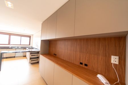 Apartamento à venda com 708m², 4 quartos e 7 vagas Apartamento à venda com 708m², 4 quartos e 7 vagasCozinha