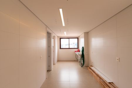 Apartamento à venda com 708m², 4 quartos e 7 vagas Apartamento à venda com 708m², 4 quartos e 7 vagasÁrea de Serviço