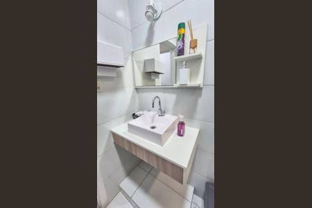 Apartamento à venda com 91m², 3 quartos e sem vaga Apartamento à venda com 91m², 3 quartos e sem vagaBanheiro social