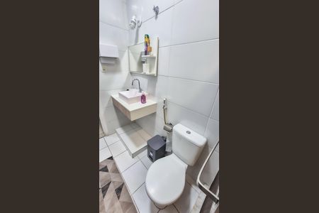 Apartamento à venda com 91m², 3 quartos e sem vaga Apartamento à venda com 91m², 3 quartos e sem vagaBanheiro social