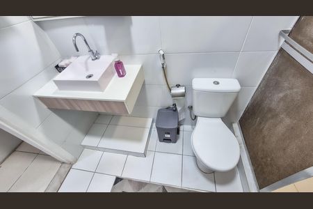 Apartamento à venda com 91m², 3 quartos e sem vaga Apartamento à venda com 91m², 3 quartos e sem vagaBanheiro social