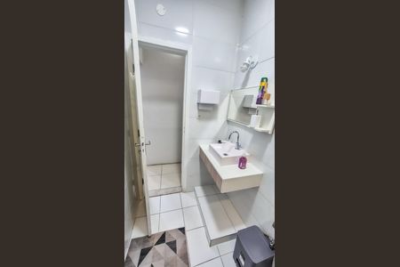 Apartamento à venda com 91m², 3 quartos e sem vaga Apartamento à venda com 91m², 3 quartos e sem vagaBanheiro social