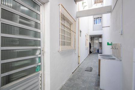 Casa à venda com 125m², 2 quartos e 2 vagas Casa à venda com 125m², 2 quartos e 2 vagasCorredor