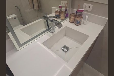 Casa à venda com 198m², 3 quartos e 4 vagasBanheiro da Suíte