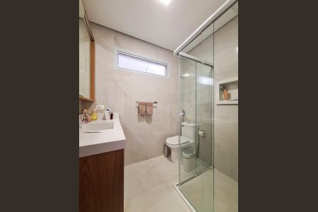 Casa à venda com 198m², 3 quartos e 4 vagasBanheiro da Suíte