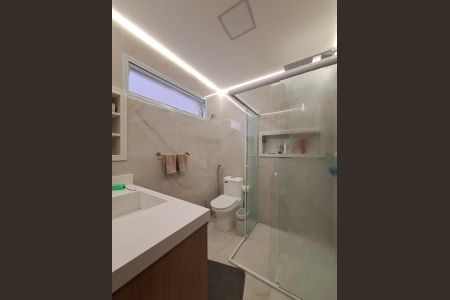 Casa à venda com 198m², 3 quartos e 4 vagasBanheiro da Suíte