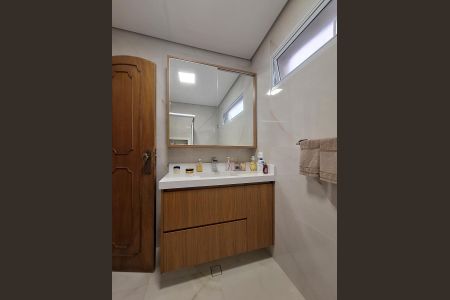 Casa à venda com 198m², 3 quartos e 4 vagasBanheiro da Suíte