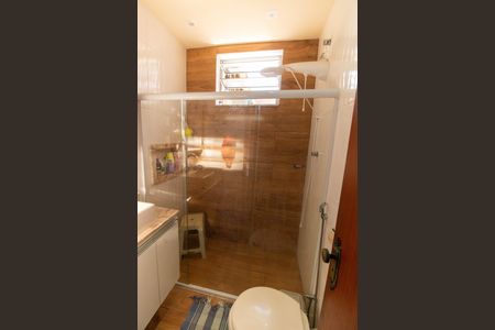 Casa à venda com 330m², 4 quartos e 4 vagas Casa à venda com 330m², 4 quartos e 4 vagasBanheiro Social