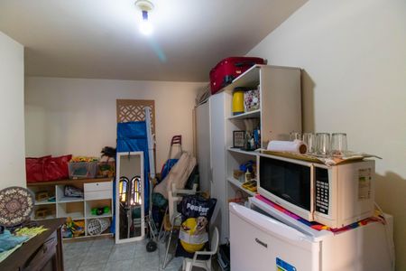 Casa à venda com 330m², 4 quartos e 4 vagas Casa à venda com 330m², 4 quartos e 4 vagasCorredor