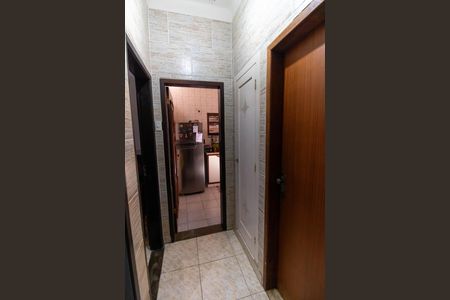 Casa à venda com 330m², 4 quartos e 4 vagas Casa à venda com 330m², 4 quartos e 4 vagasCorredor