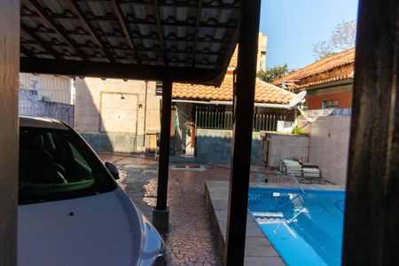 Casa à venda com 330m², 4 quartos e 4 vagas Casa à venda com 330m², 4 quartos e 4 vagasVista do Quarto de Serviço