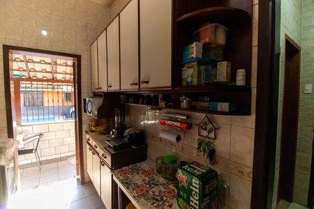 Casa à venda com 330m², 4 quartos e 4 vagas Casa à venda com 330m², 4 quartos e 4 vagasCozinha