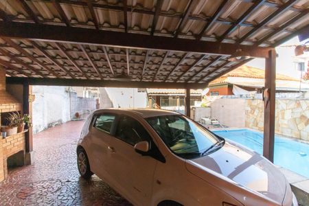 Casa à venda com 330m², 4 quartos e 4 vagas Casa à venda com 330m², 4 quartos e 4 vagasGaragem