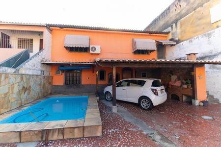 Casa à venda com 330m², 4 quartos e 4 vagas Casa à venda com 330m², 4 quartos e 4 vagasÁrea comum