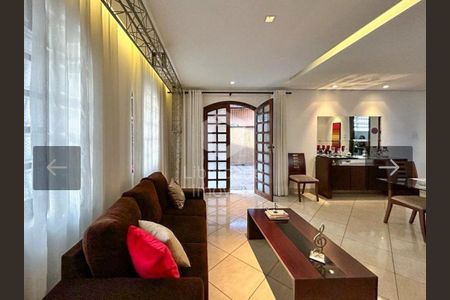 Sala de casa à venda com 3 quartos, 196m² em Caiçara-Adelaide, Belo Horizonte