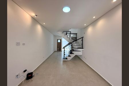 Casa para alugar com 100m², 3 quartos e 2 vagasSala