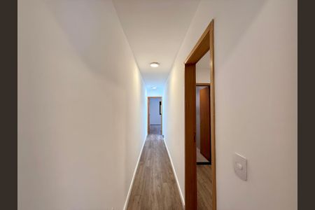 Casa para alugar com 100m², 3 quartos e 2 vagasCorredor