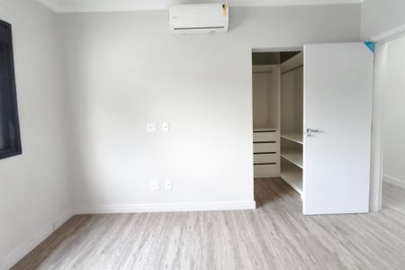 Casa de condomínio à venda com 271m², 3 quartos e 4 vagasSuíte 2