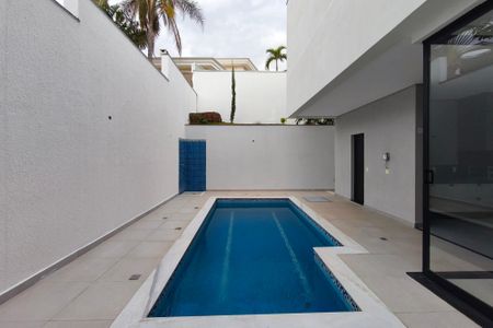 Casa de condomínio à venda com 271m², 3 quartos e 4 vagasPiscina