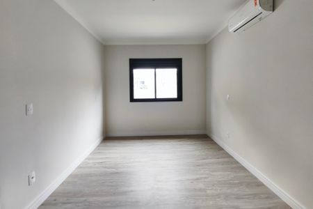 Casa de condomínio à venda com 271m², 3 quartos e 4 vagasSuíte