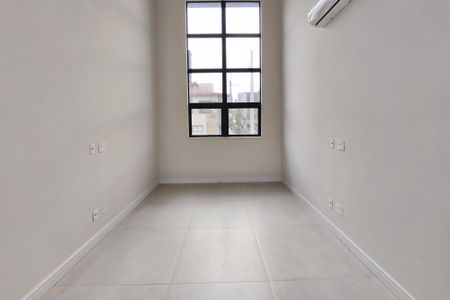 Sala de Estar de casa de condomínio à venda com 3 quartos, 271m² em Swiss Park, Campinas