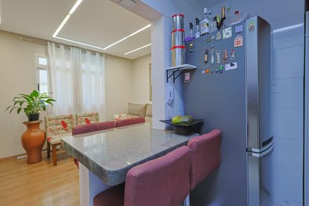 Cozinha de apartamento à venda com 2 quartos, 56m² em Sagrada Família, Belo Horizonte
