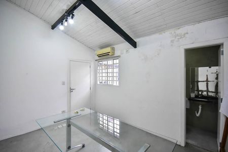 Casa de condomínio à venda com 242m², 3 quartos e 2 vagasSuíte 1 da Casa dos Fundos