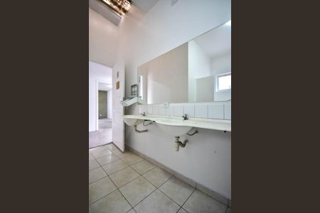 Casa de condomínio à venda com 242m², 3 quartos e 2 vagasBanheiro 2 da Casa dos Fundos