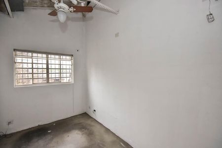 Casa de condomínio à venda com 242m², 3 quartos e 2 vagasQuarto 1 da Casa dos Fundos