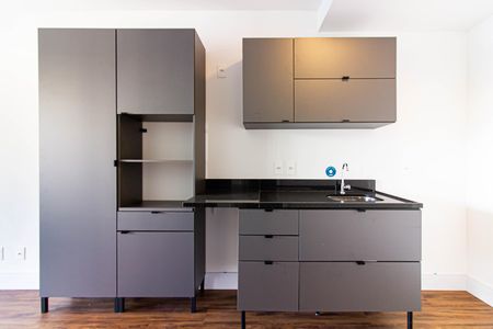 Cozinha de kitnet/studio para alugar com 1 quarto, 28m² em Pompeia, São Paulo