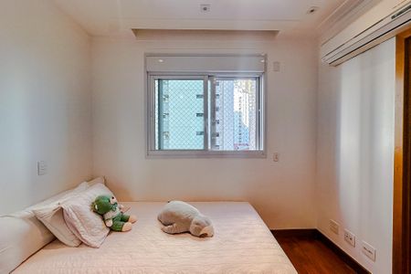 Apartamento à venda com 335m², 5 quartos e 5 vagasSuíte 3