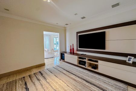 Apartamento à venda com 335m², 5 quartos e 5 vagasSala de TV