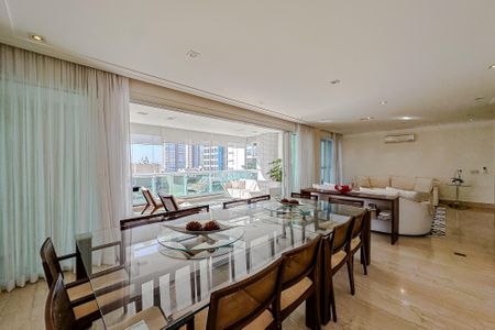 Apartamento à venda com 335m², 5 quartos e 5 vagasSala