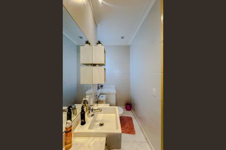 Apartamento à venda com 335m², 5 quartos e 5 vagasBanheiro da Suíte 4