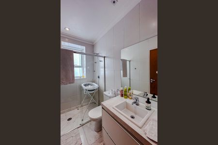 Apartamento à venda com 335m², 5 quartos e 5 vagasBanheiro da Suíte 2