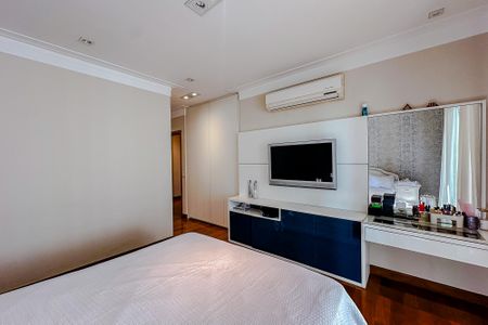 Apartamento à venda com 335m², 5 quartos e 5 vagasSuíte