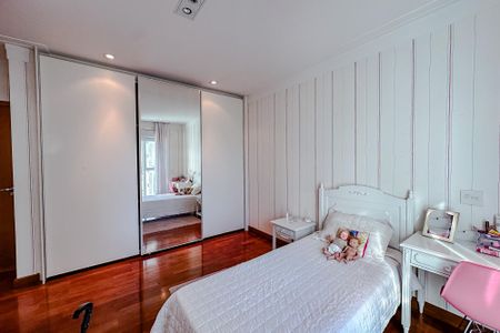 Apartamento à venda com 335m², 5 quartos e 5 vagasSuíte 2