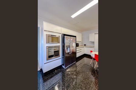 Apartamento à venda com 335m², 5 quartos e 5 vagasCozinha