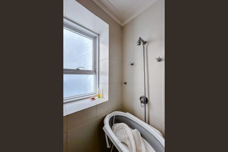 Apartamento à venda com 335m², 5 quartos e 5 vagasBanheiro da Suíte 2