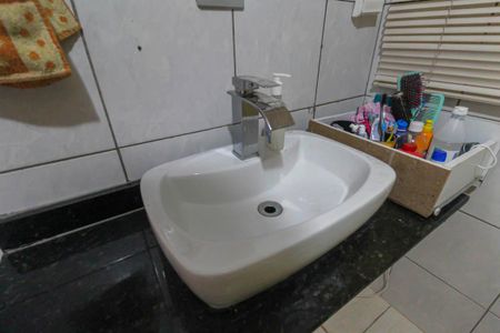 Apartamento à venda com 64m², 2 quartos e 1 vaga Apartamento à venda com 64m², 2 quartos e 1 vagaBanheiro