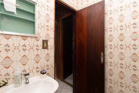 Casa à venda com 280m², 3 quartos e 2 vagasBanheiro de serviço