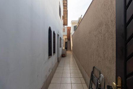 Casa à venda com 280m², 3 quartos e 2 vagasCorredor Externo
