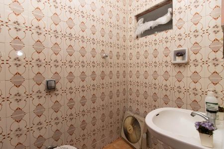 Casa à venda com 280m², 3 quartos e 2 vagasBanheiro de serviço