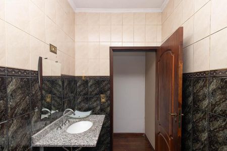 Casa à venda com 280m², 3 quartos e 2 vagasBanheiro da Suíte 1